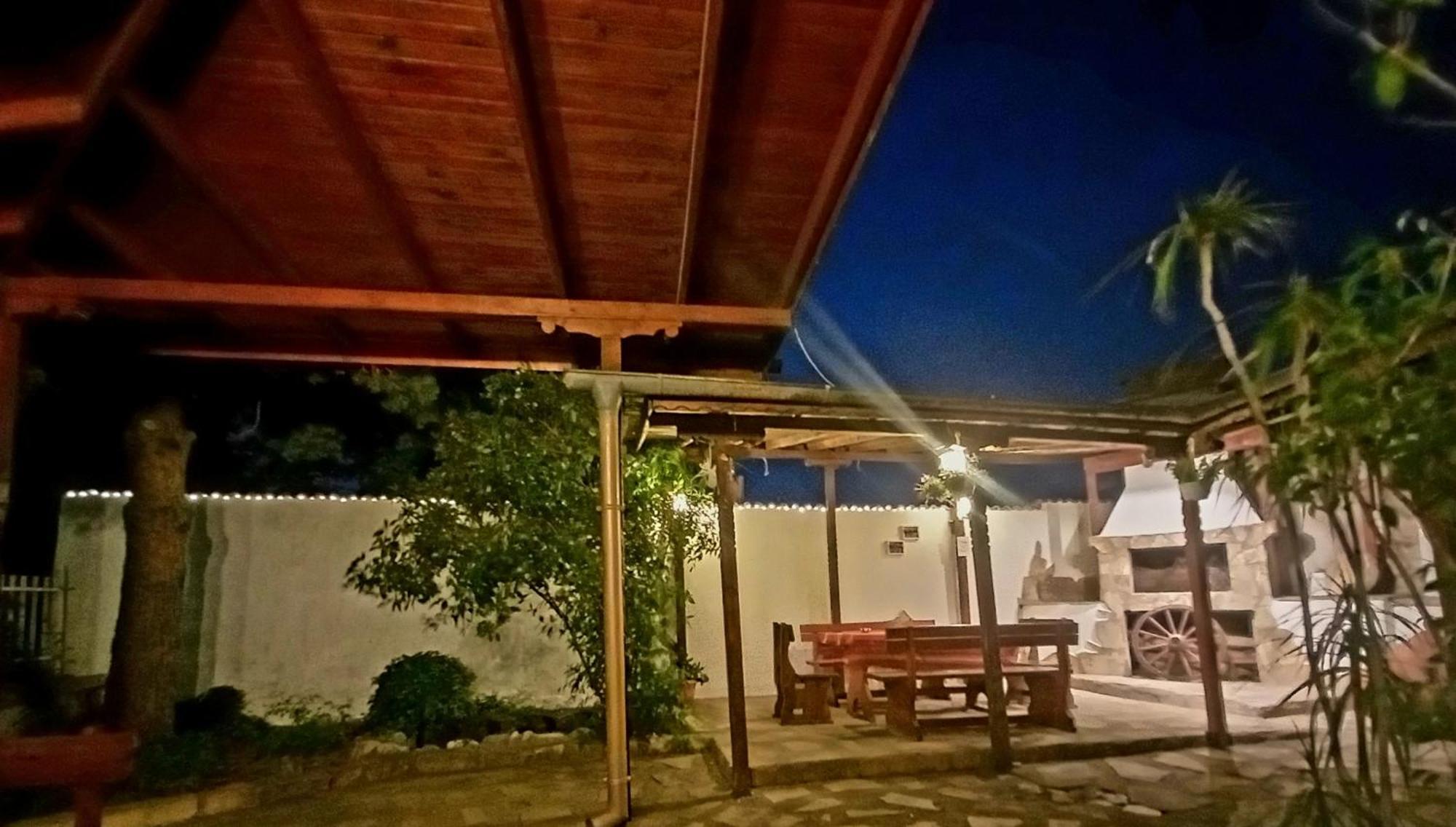 Hotel Kibor Gulubovo  Extérieur photo