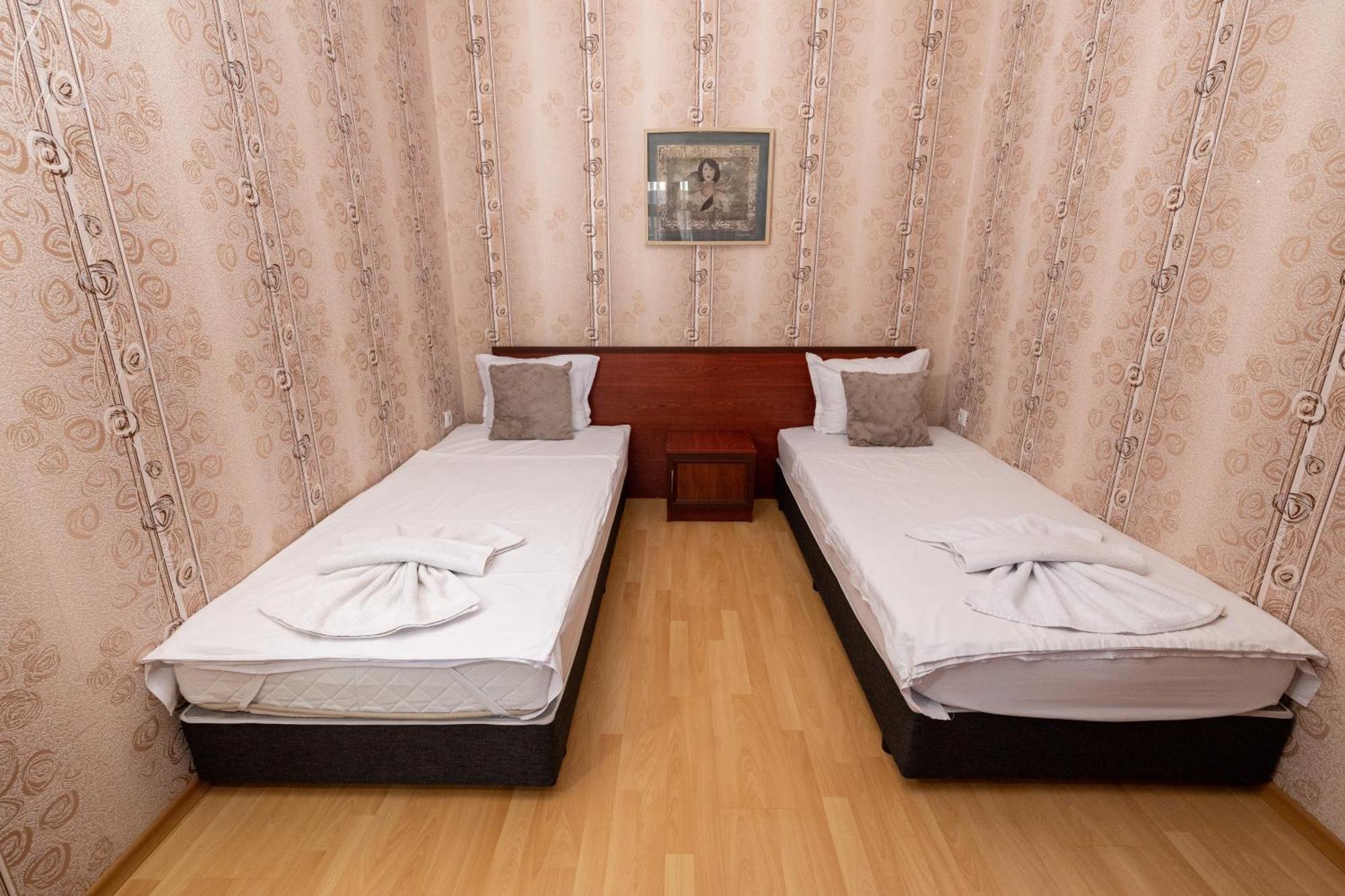 Hotel Kibor Gulubovo  Extérieur photo
