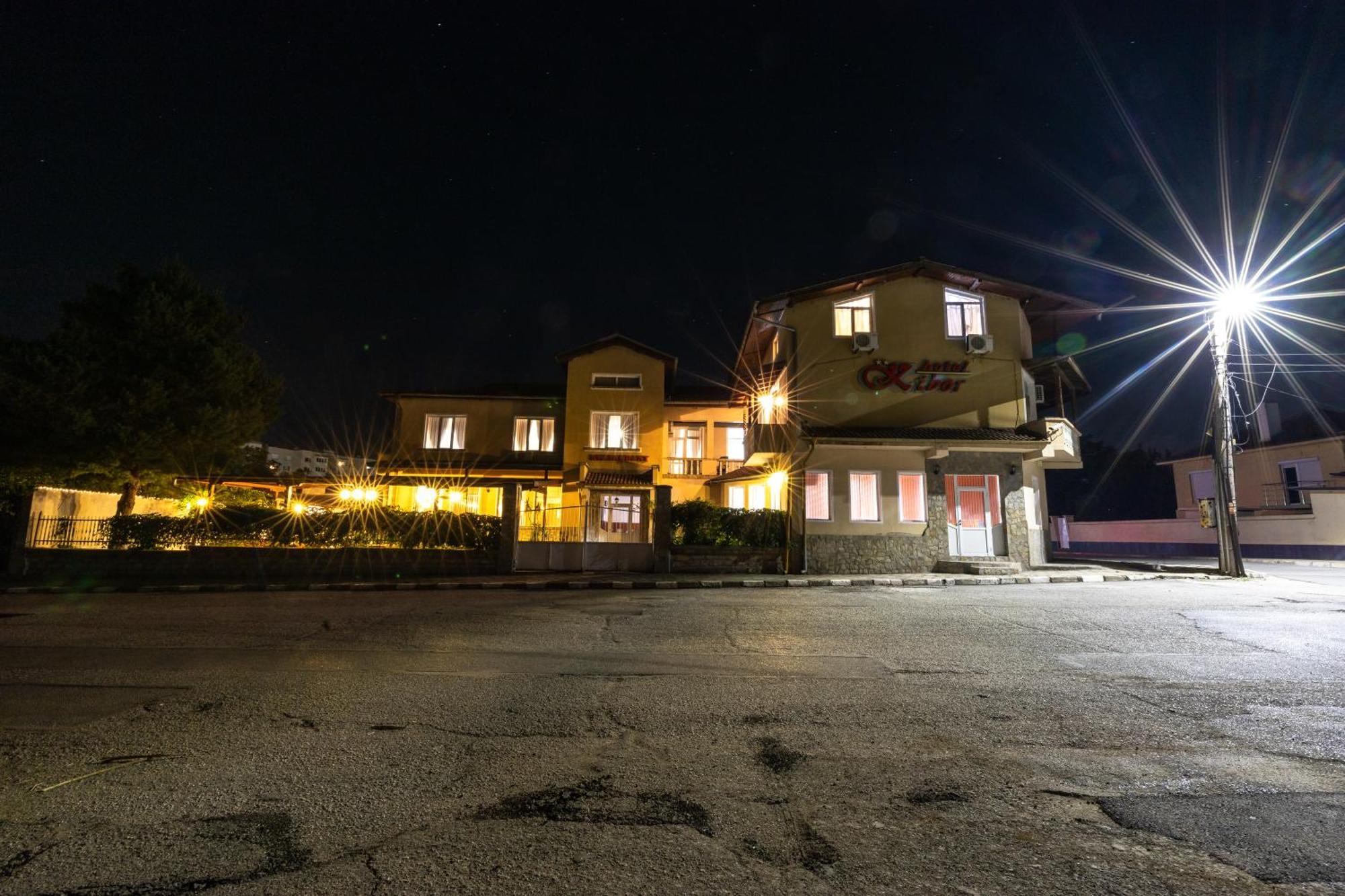 Hotel Kibor Gulubovo  Extérieur photo