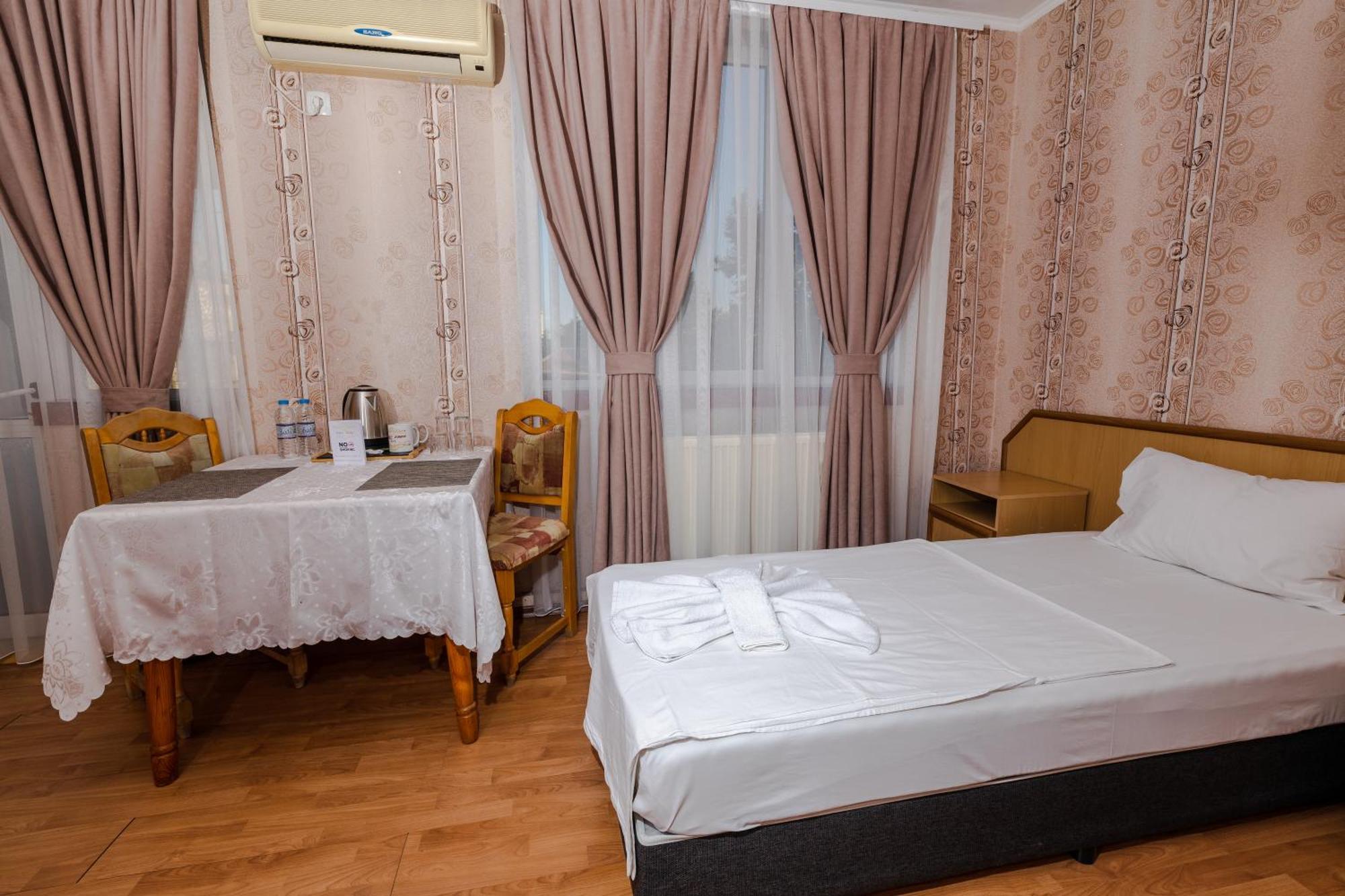 Hotel Kibor Gulubovo  Extérieur photo