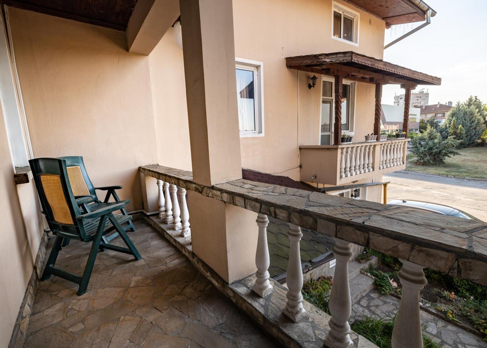 Hotel Kibor Gulubovo  Extérieur photo