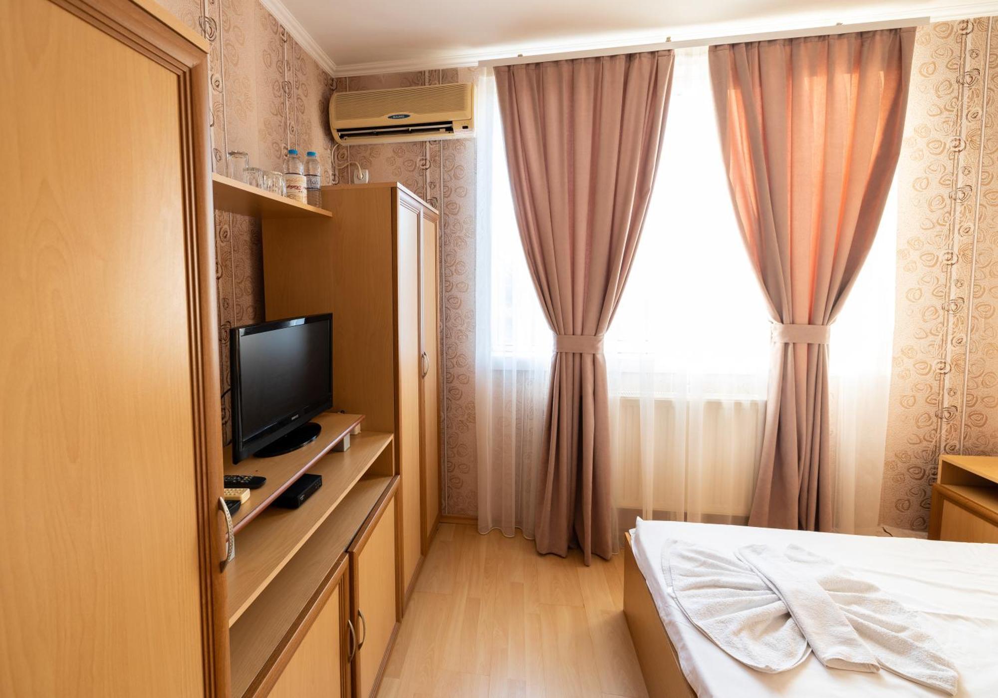 Hotel Kibor Gulubovo  Extérieur photo