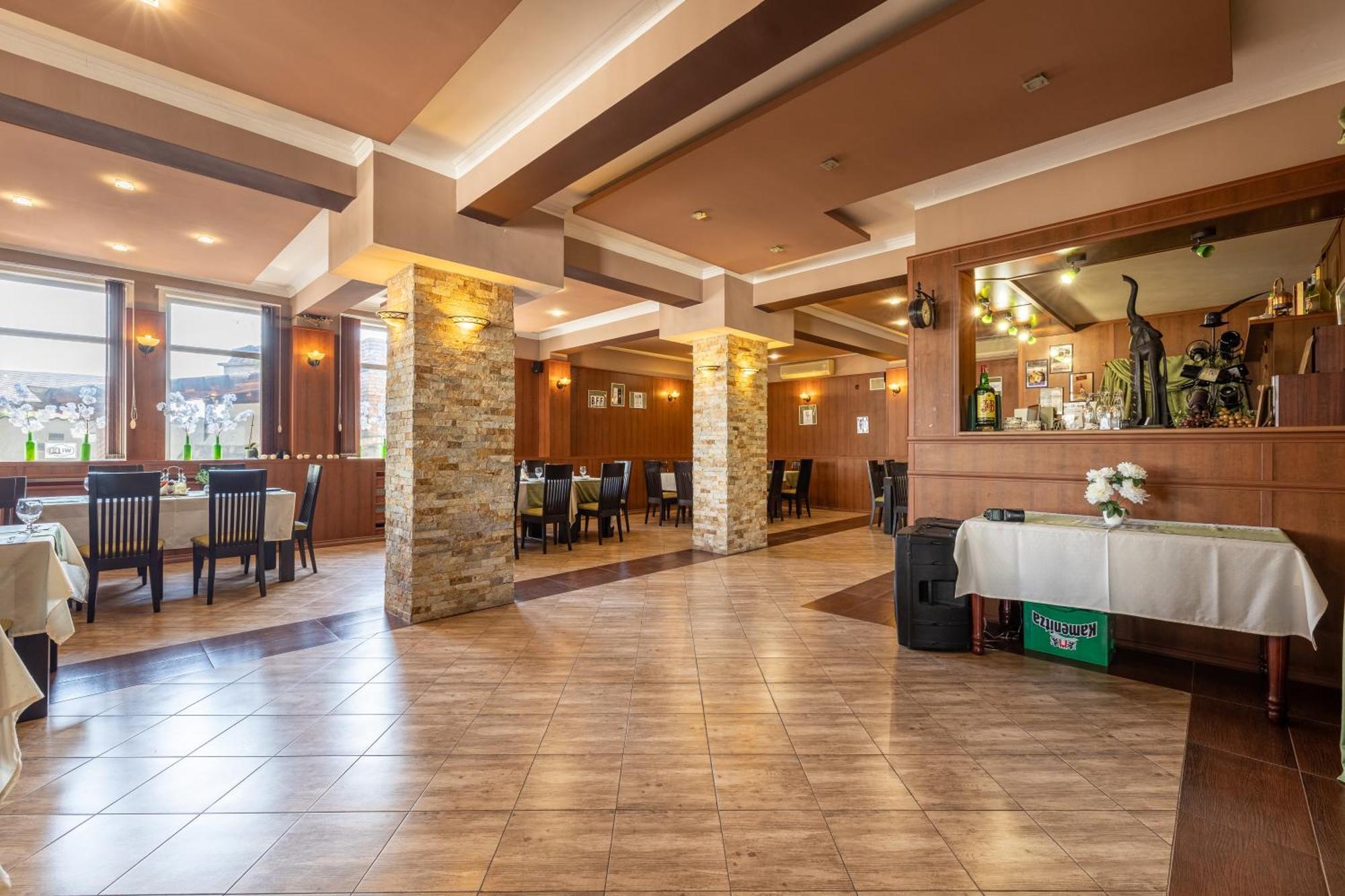 Hotel Kibor Gulubovo  Extérieur photo