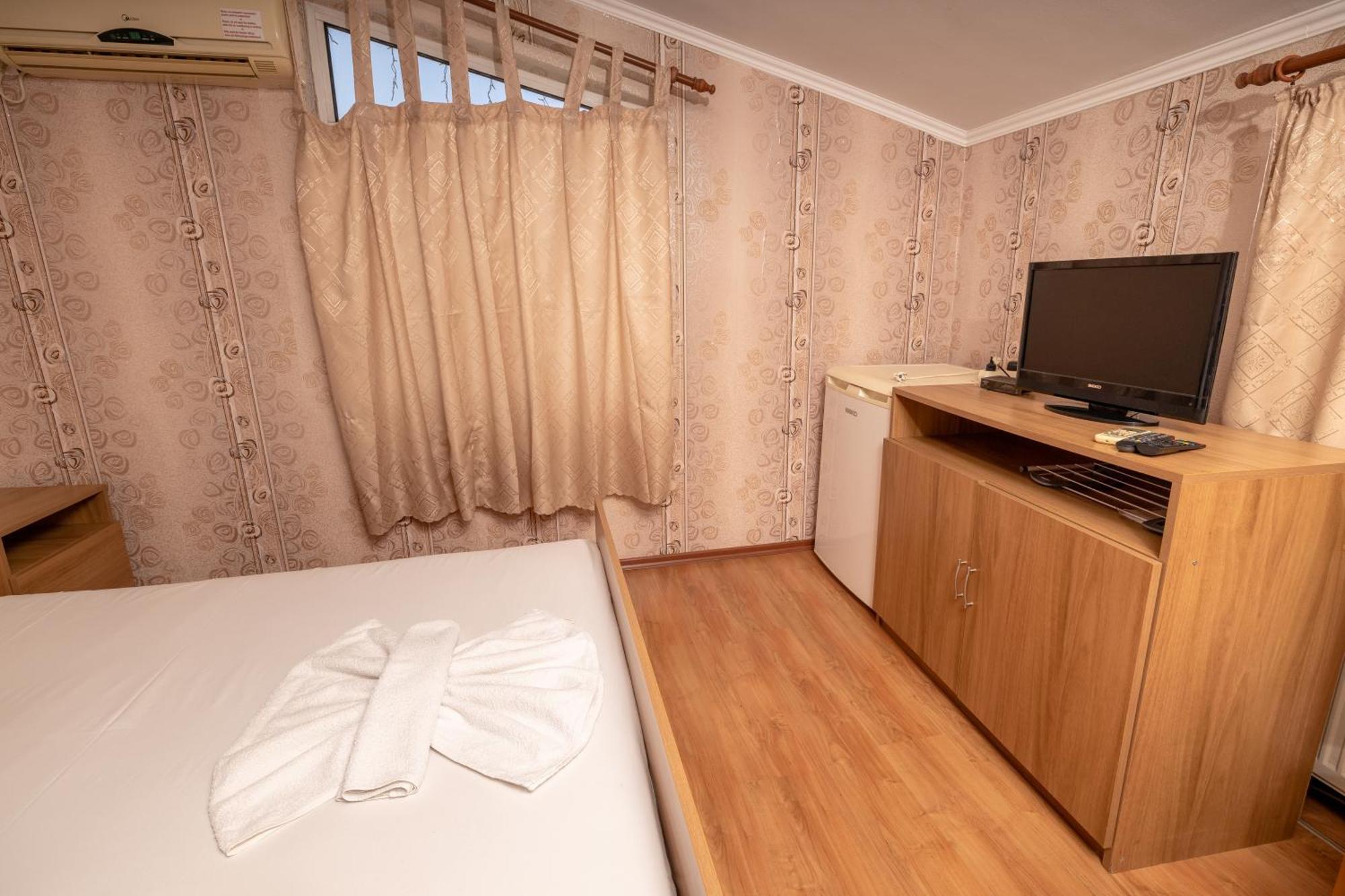 Hotel Kibor Gulubovo  Extérieur photo