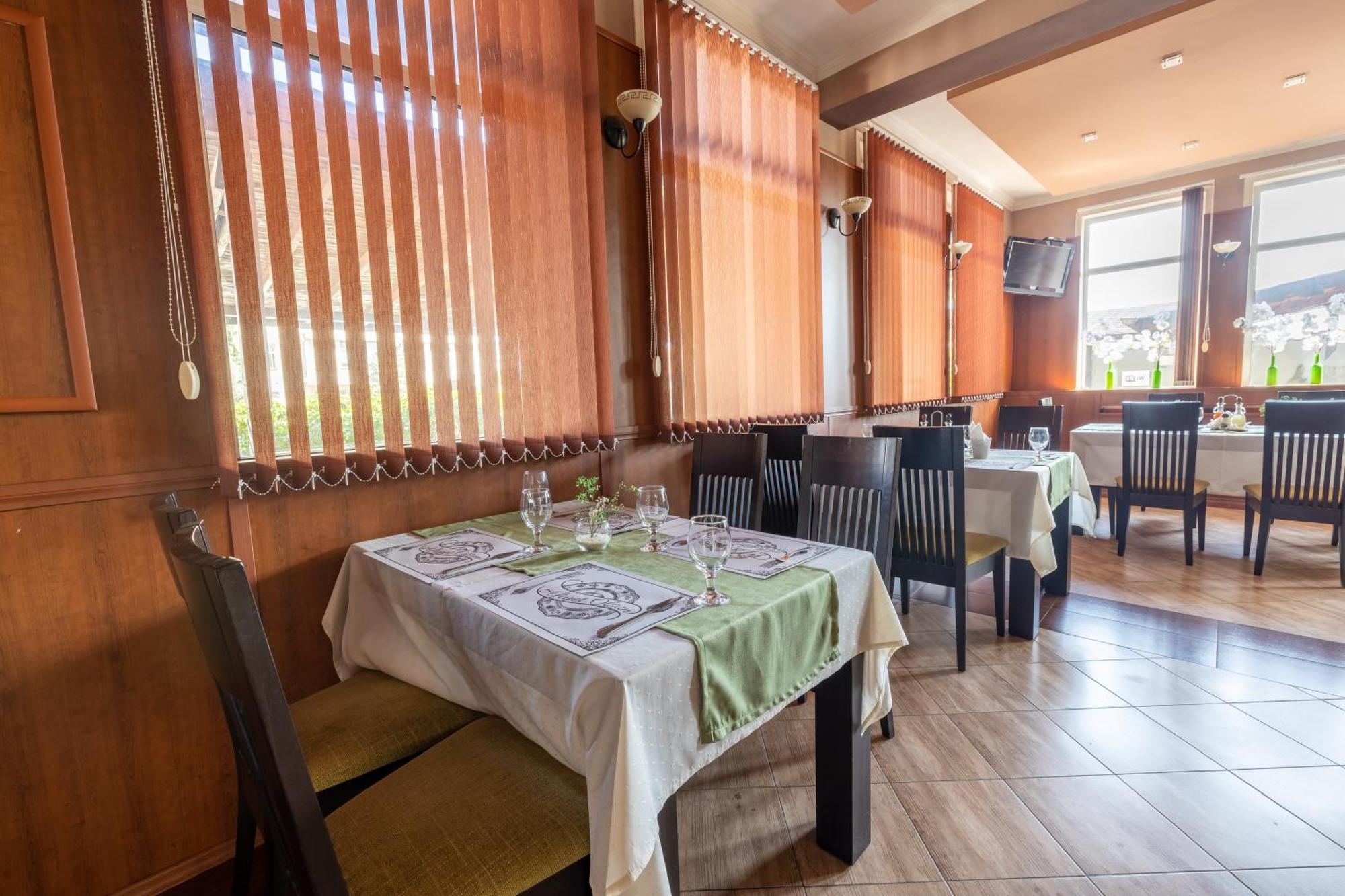 Hotel Kibor Gulubovo  Extérieur photo