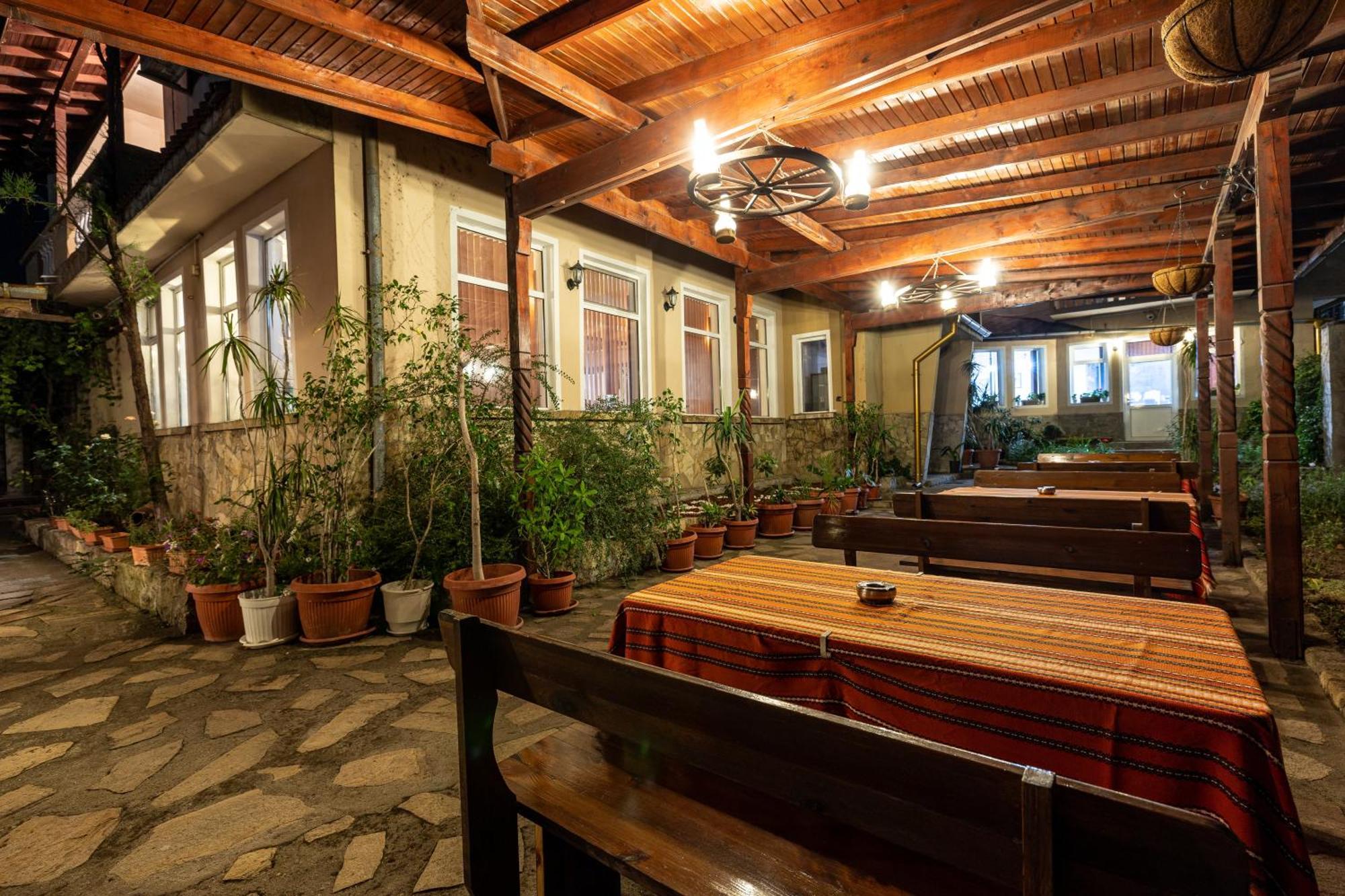 Hotel Kibor Gulubovo  Extérieur photo