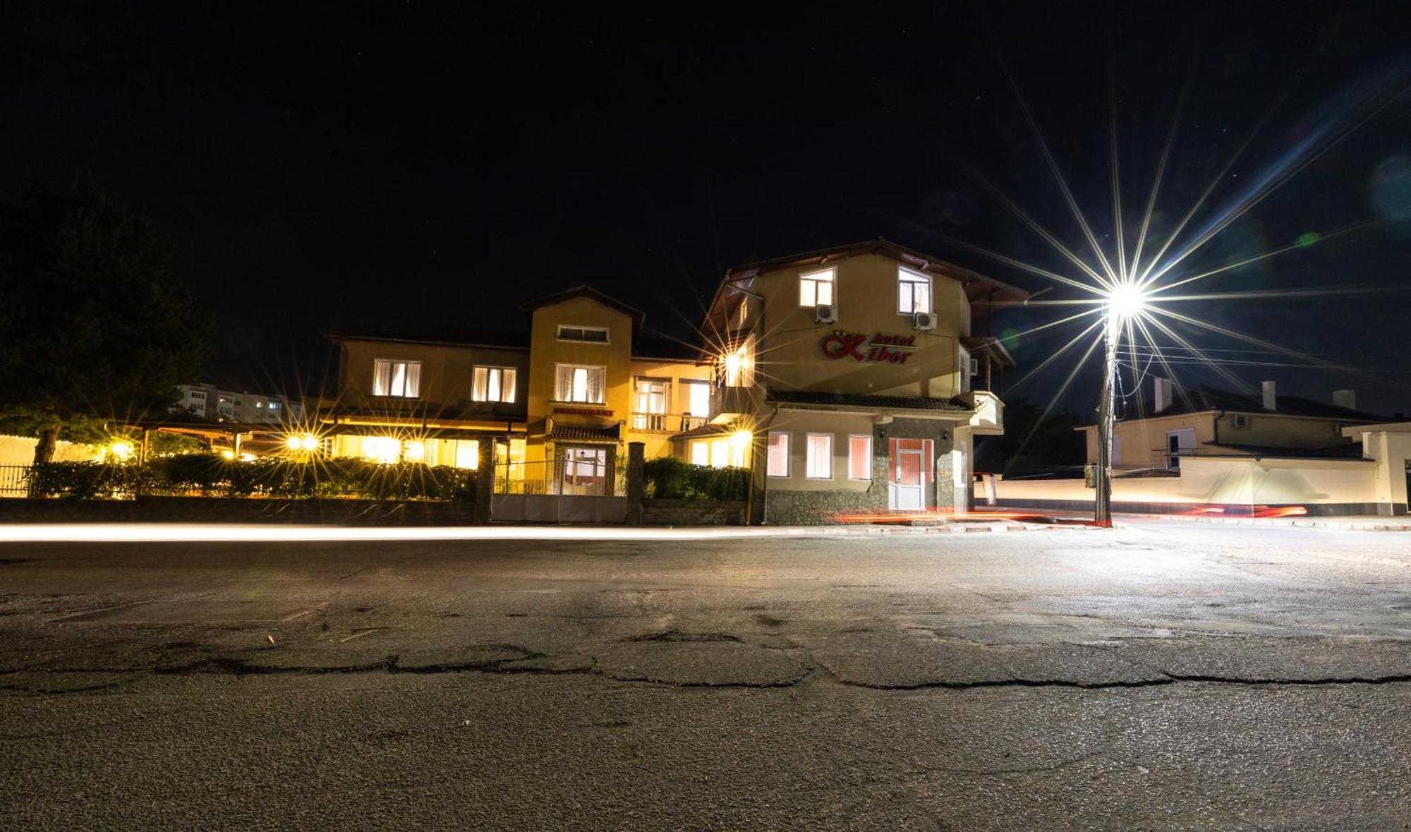 Hotel Kibor Gulubovo  Extérieur photo