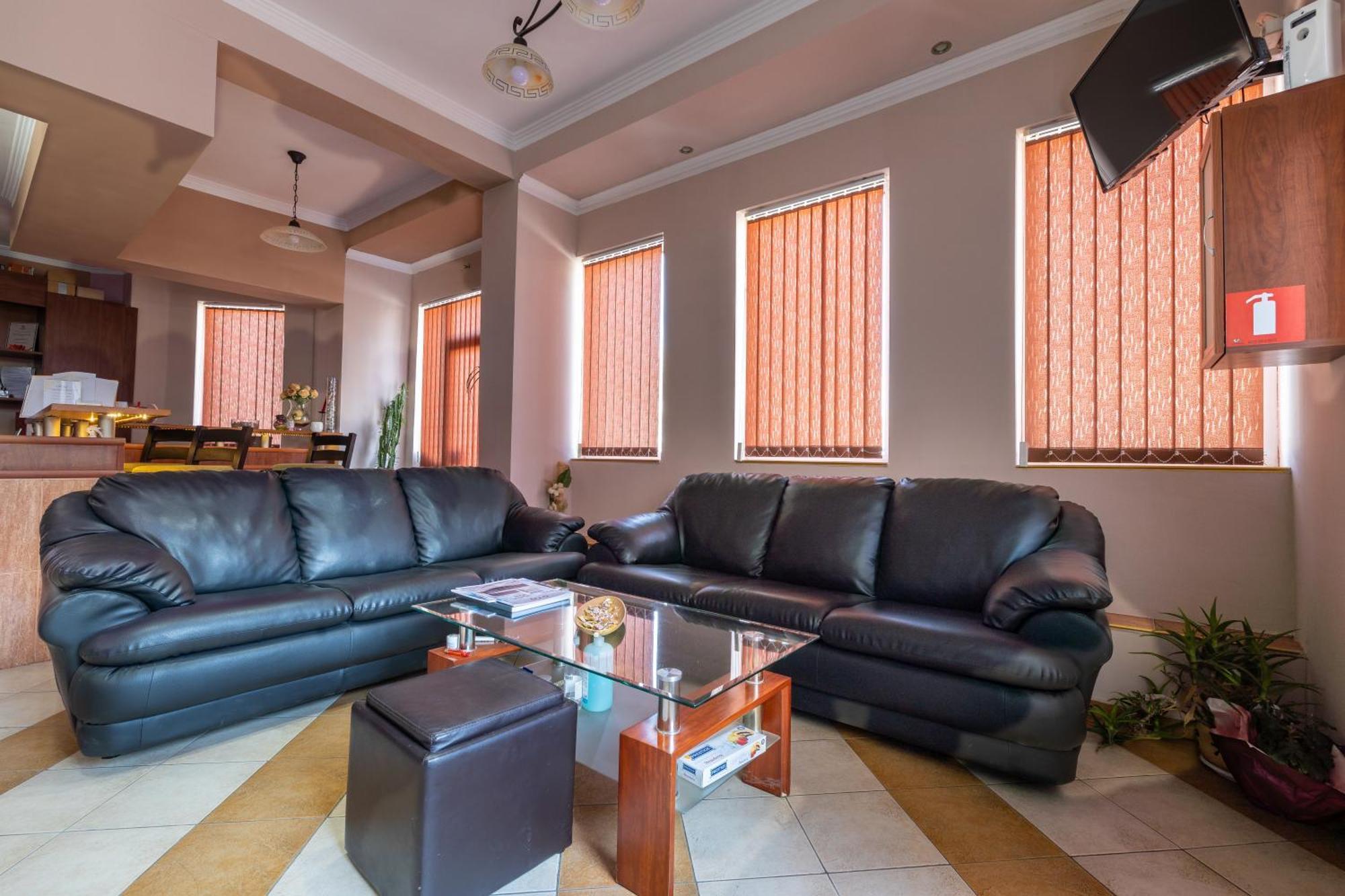 Hotel Kibor Gulubovo  Extérieur photo