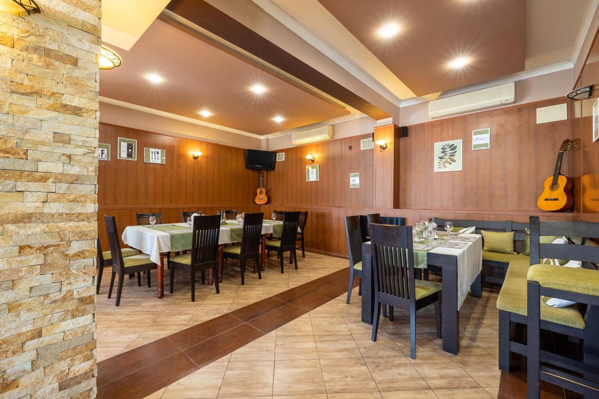 Hotel Kibor Gulubovo  Extérieur photo